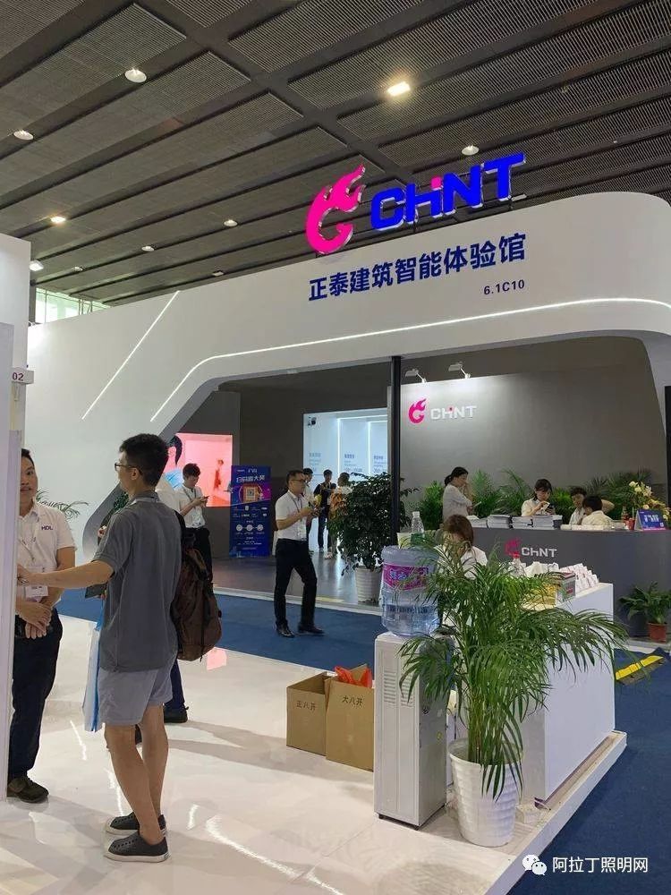 照明变奏Ⅱ：过去过去，未来未来