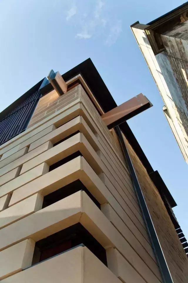 老爷子爆改66㎡别墅！一手烂牌， 却打出了王炸。