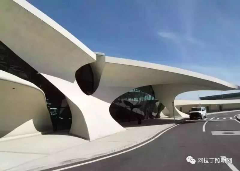 狂砸18亿！上世纪60年代的机场废弃18年后变酒店！