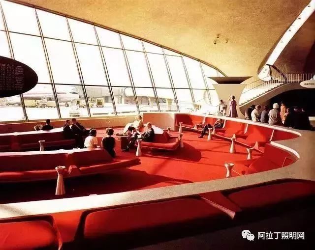 狂砸18亿！上世纪60年代的机场废弃18年后变酒店！