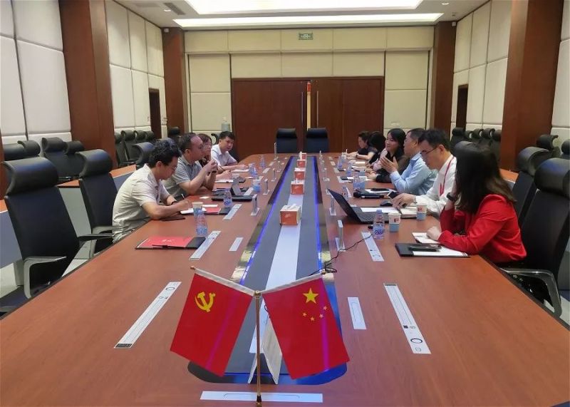 文化和旅游部产业发展司副司长马峰一行莅临利亚德集团调研