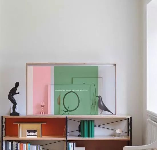 松下将透明OLED显示屏带入客厅家具当中