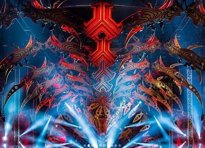 狂野的夏季灯光秀：音乐、舞台、灯光、烟火的奇幻国度