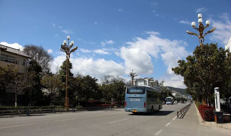 【每日头条】国内首个智慧路灯运营模式落地云南丽江！