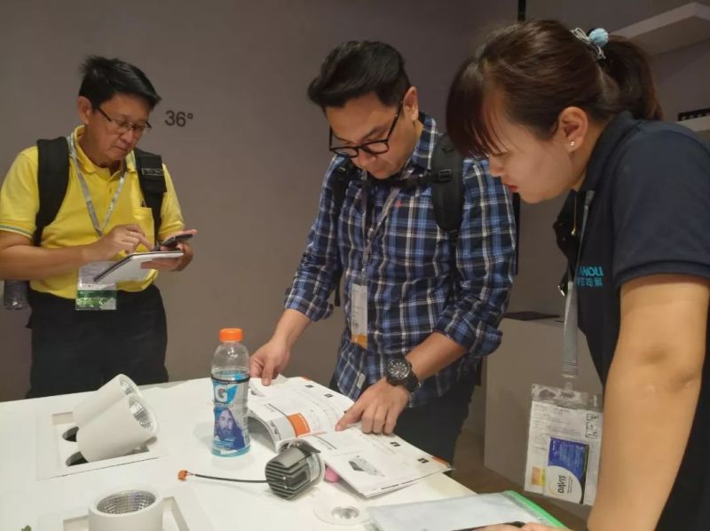 实力强到被央视采访？！从光亚展看商业零售照明设计