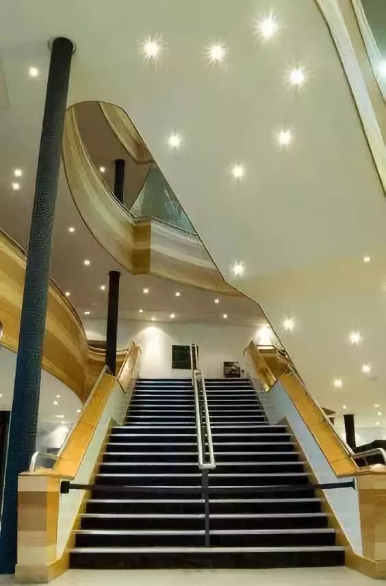 天花筒灯不专业？促销越多越心碎！