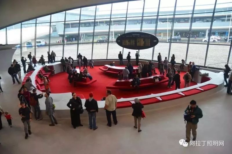 狂砸18亿！上世纪60年代的机场废弃18年后变酒店！