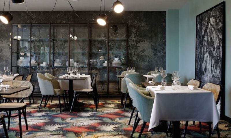 复古主题餐厅里的那些灵魂灯光