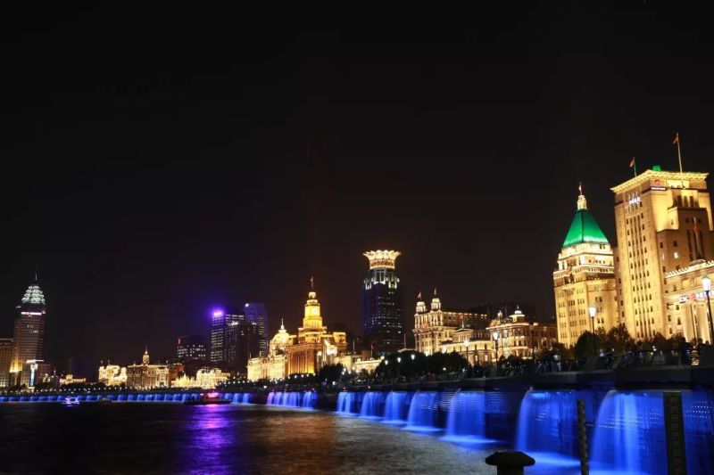 “上海·不夜的精彩”，看进博会如何打造黄浦江水中的高防水性照明！