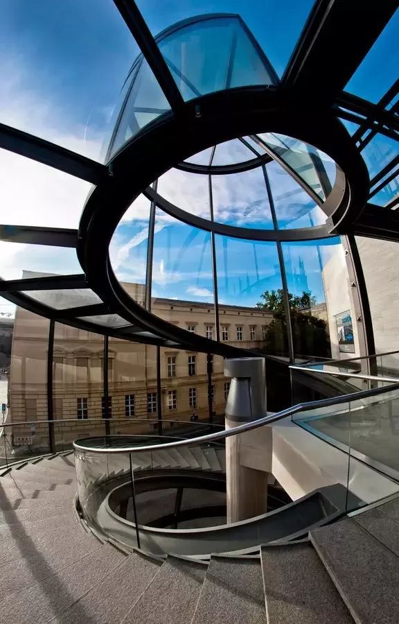 华裔建筑大师贝聿铭逝世，用102年诠释“让光线来做设计”