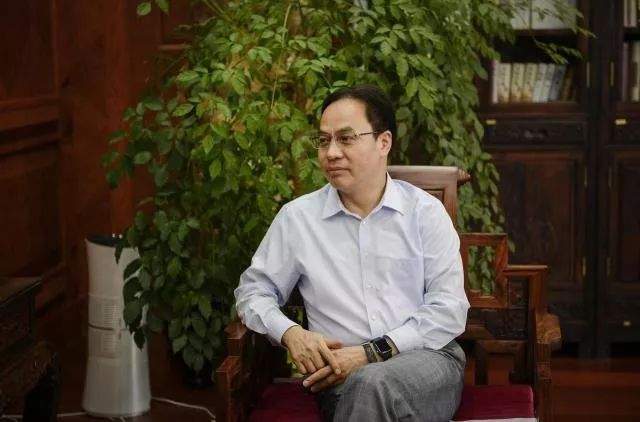 汉能回应欠薪：11月恢复正常！回顾李河君5万元发家日进1000万的跌宕人生