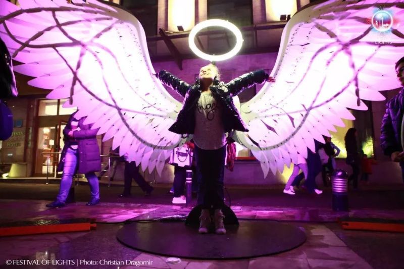 美翻！一年一度光之艺术的圣殿的柏林灯光节绚丽上演！