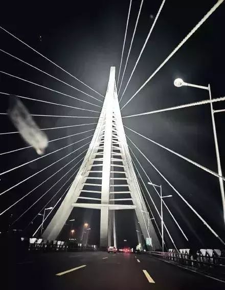 山西亮起来！流光溢彩迎“二青会”