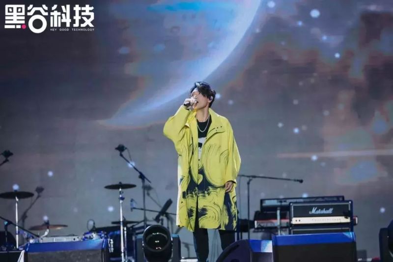 资讯 | 深德彩化身舞美艺术创造者，点燃威海之夜