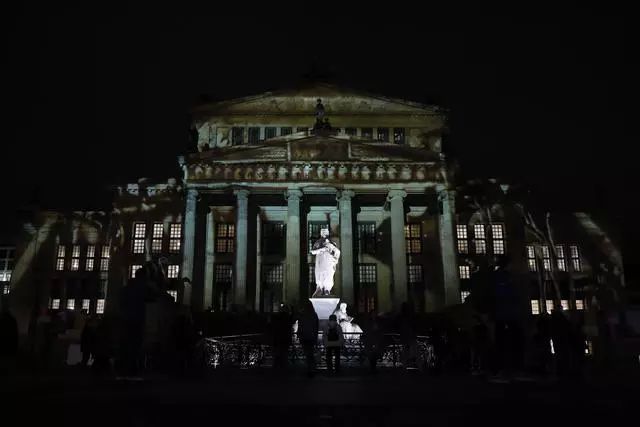 美翻！一年一度光之艺术的圣殿的柏林灯光节绚丽上演！