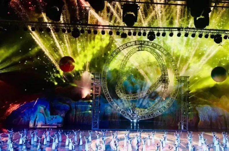 九洲光电横店影视城之梦幻太极1353㎡LED水浸屏完美绽放