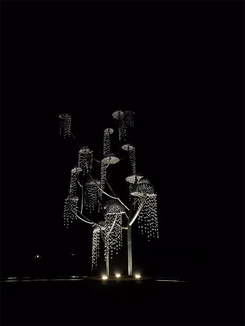 案例分享丨一棵巨大的发光大树~