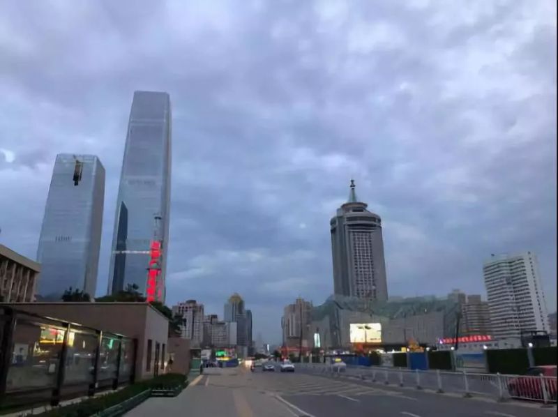 三思弧形大屏多地亮相，屡破技术难关彰显实力