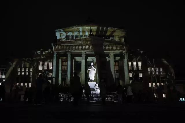 美翻！一年一度光之艺术的圣殿的柏林灯光节绚丽上演！