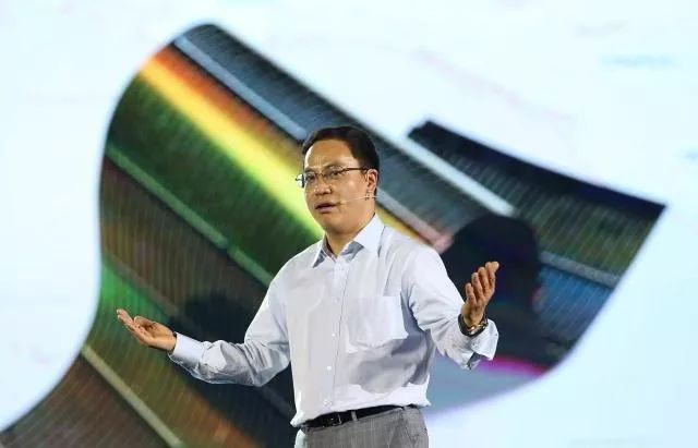 汉能回应欠薪：11月恢复正常！回顾李河君5万元发家日进1000万的跌宕人生