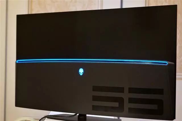 28000元！世界首款！55寸OLED显示器来了
