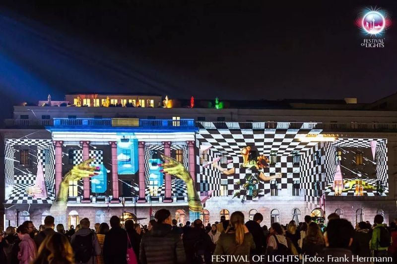美翻！一年一度光之艺术的圣殿的柏林灯光节绚丽上演！