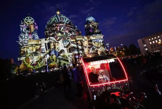 美翻！一年一度光之艺术的圣殿的柏林灯光节绚丽上演！