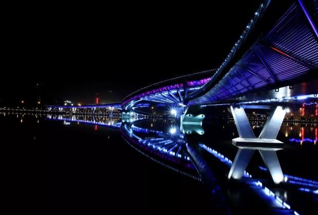 山西亮起来！流光溢彩迎“二青会”