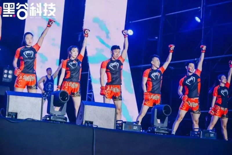 资讯 | 深德彩化身舞美艺术创造者，点燃威海之夜