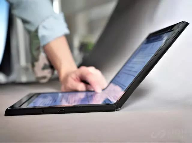 简直群魔乱舞！CES2020折叠屏全面爆发，概念机神仙大战