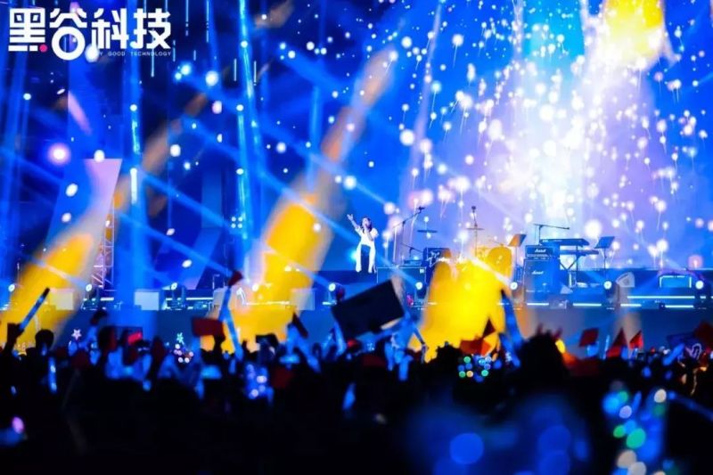 资讯 | 深德彩化身舞美艺术创造者，点燃威海之夜