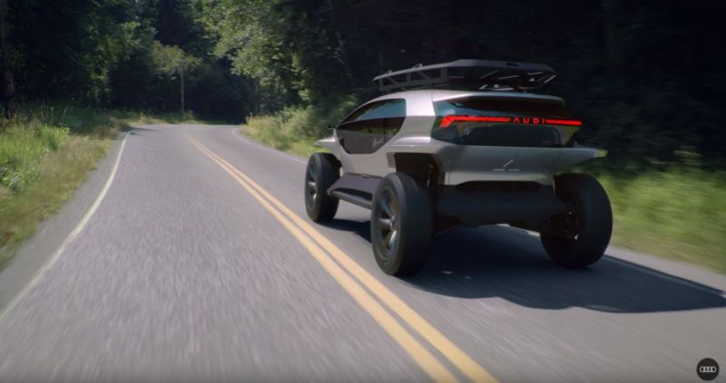 奥迪玩出新境界！用无人机照明代替汽车大灯？