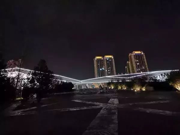 山西亮起来！流光溢彩迎“二青会”