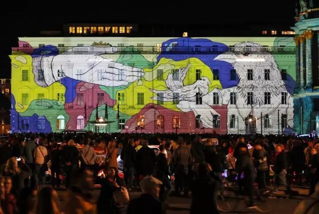 美翻！一年一度光之艺术的圣殿的柏林灯光节绚丽上演！