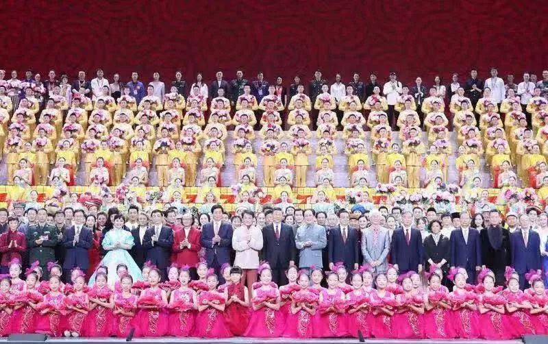国庆70周年上的中国芯、中国屏