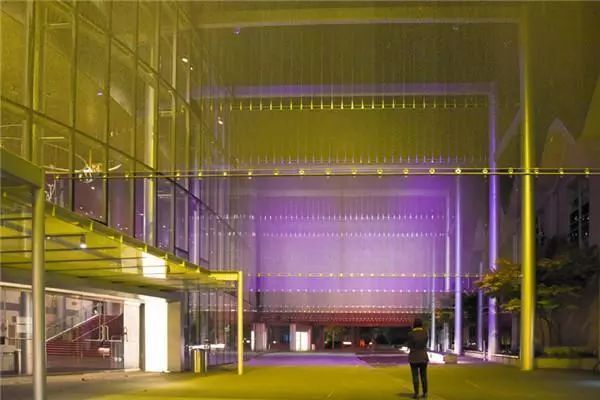 “让夜晚回归夜晚”：利用设计，减少过度照明拥抱黑暗