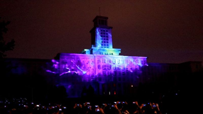 超震撼！南开大学上演“百年校庆灯光秀”
