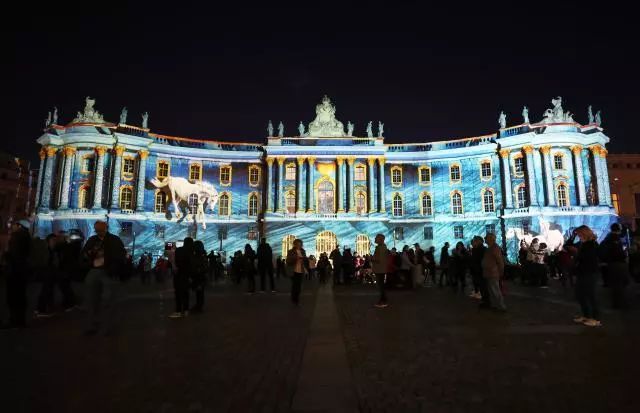 美翻！一年一度光之艺术的圣殿的柏林灯光节绚丽上演！
