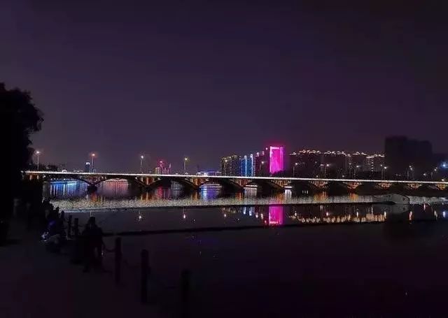 山西亮起来！流光溢彩迎“二青会”