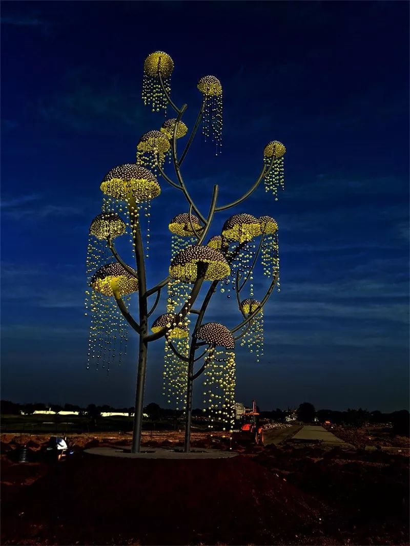 案例分享丨一棵巨大的发光大树~