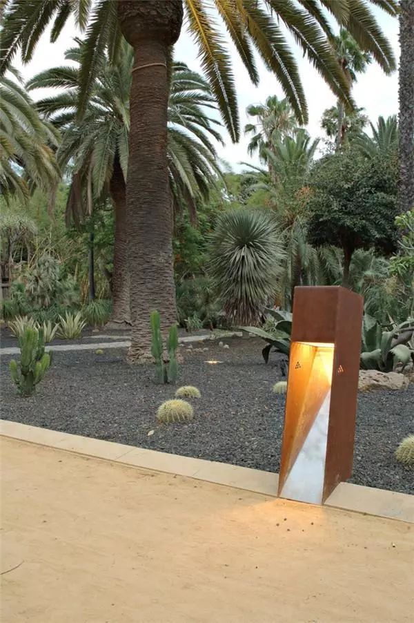 “让夜晚回归夜晚”：利用设计，减少过度照明拥抱黑暗