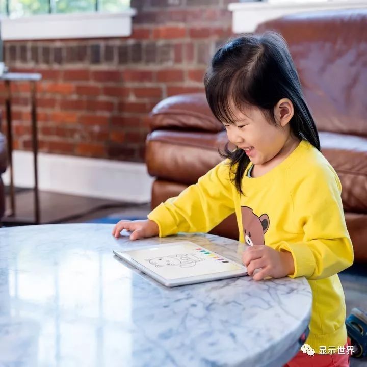 Corning® Astra™ Glass被成都中电熊猫显示科技有限公司氧化物LCD生产线选用