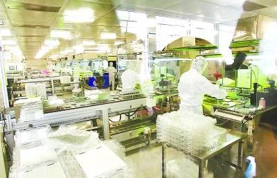 上半年亏损7亿的华映科技2.89亿受让华映光电15%股权，将完全持有华映光电