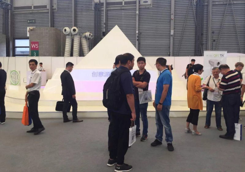 SILF|古埃及金字塔惊现雅江光电展位