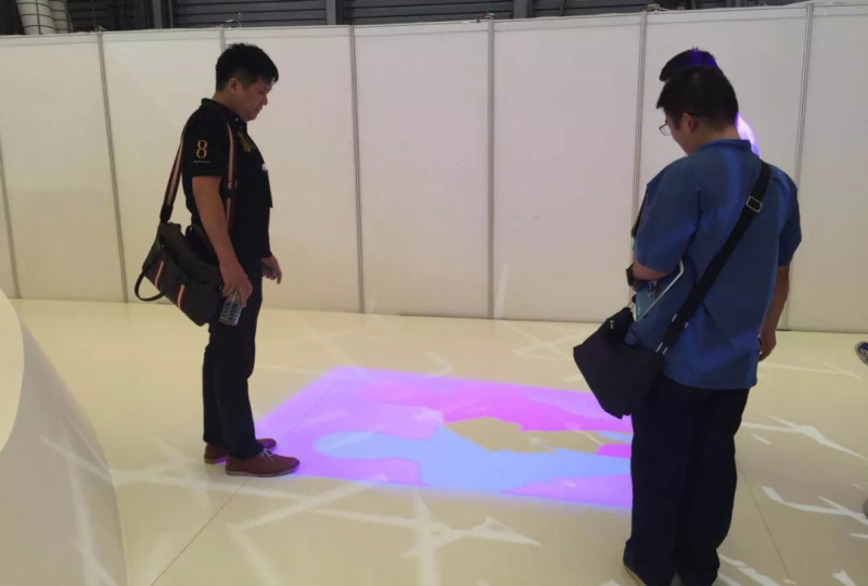 SILF|古埃及金字塔惊现雅江光电展位