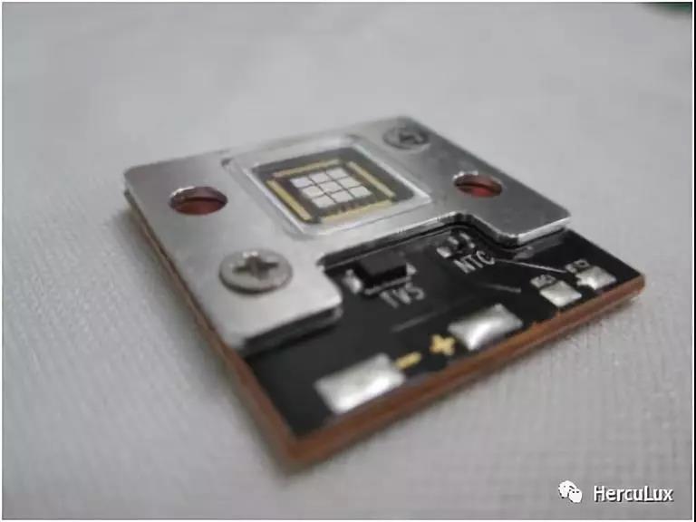 恒坤光电推出UV LED均匀准直面光源曝光光刻方案