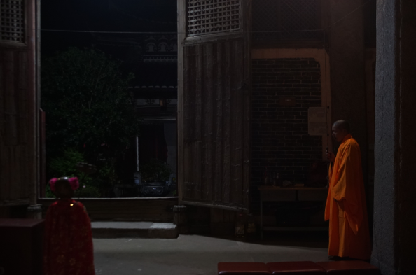 新年献礼：狮峰寺里三重光