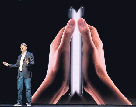 传三星2月抢先发布折叠屏手机，4月发售