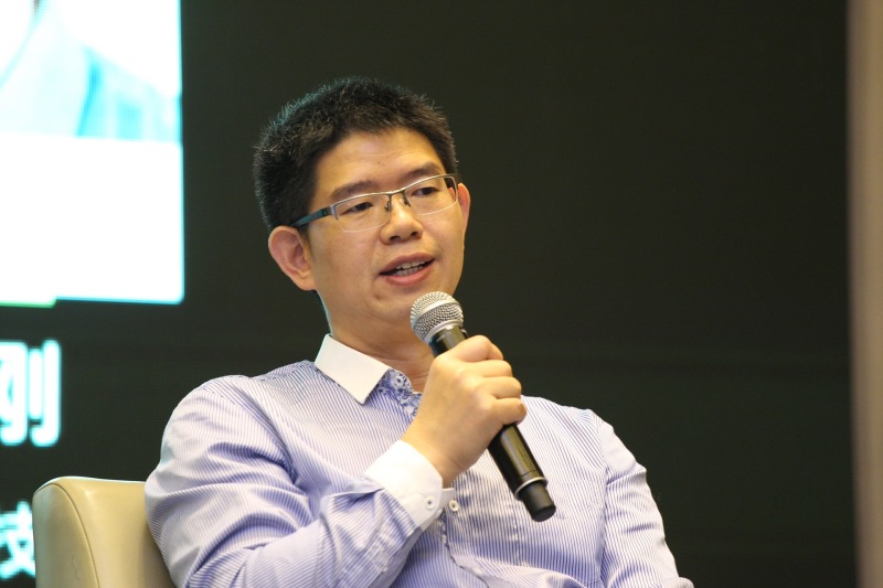 行家Point产业对话 | 面板、集成商、显示屏代表如何看待LED商显之路？