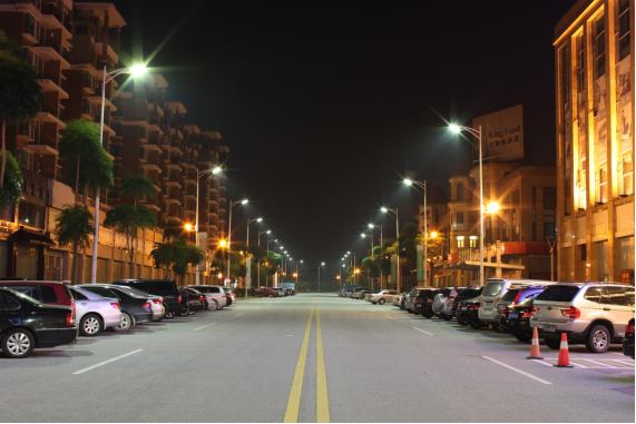 鸿利智汇积极推广5G浪潮下的智慧路灯